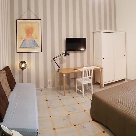 Casa Vacanze - Casa Luciana Style - Vomero Napoli Esterno foto