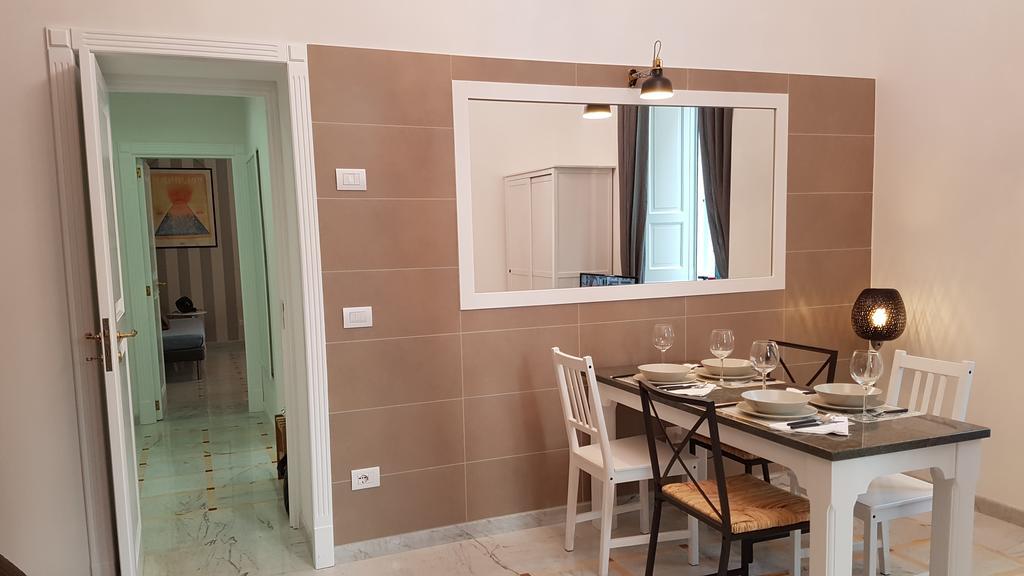 Casa Vacanze - Casa Luciana Style - Vomero Napoli Esterno foto