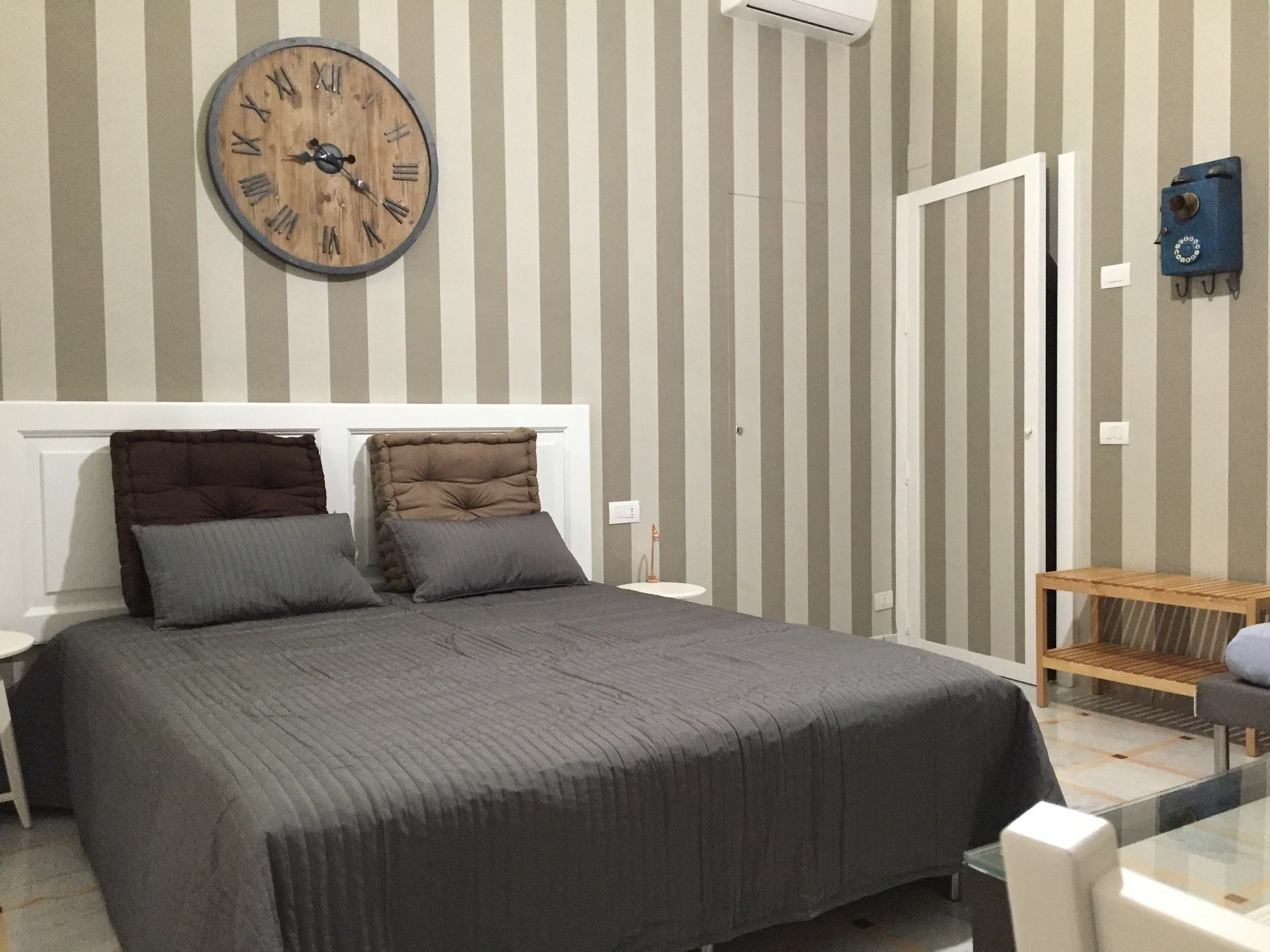 Casa Vacanze - Casa Luciana Style - Vomero Napoli Esterno foto
